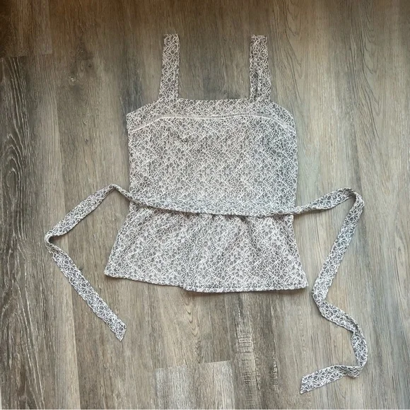 Banana Republic lace tie/ cinched / peplum top